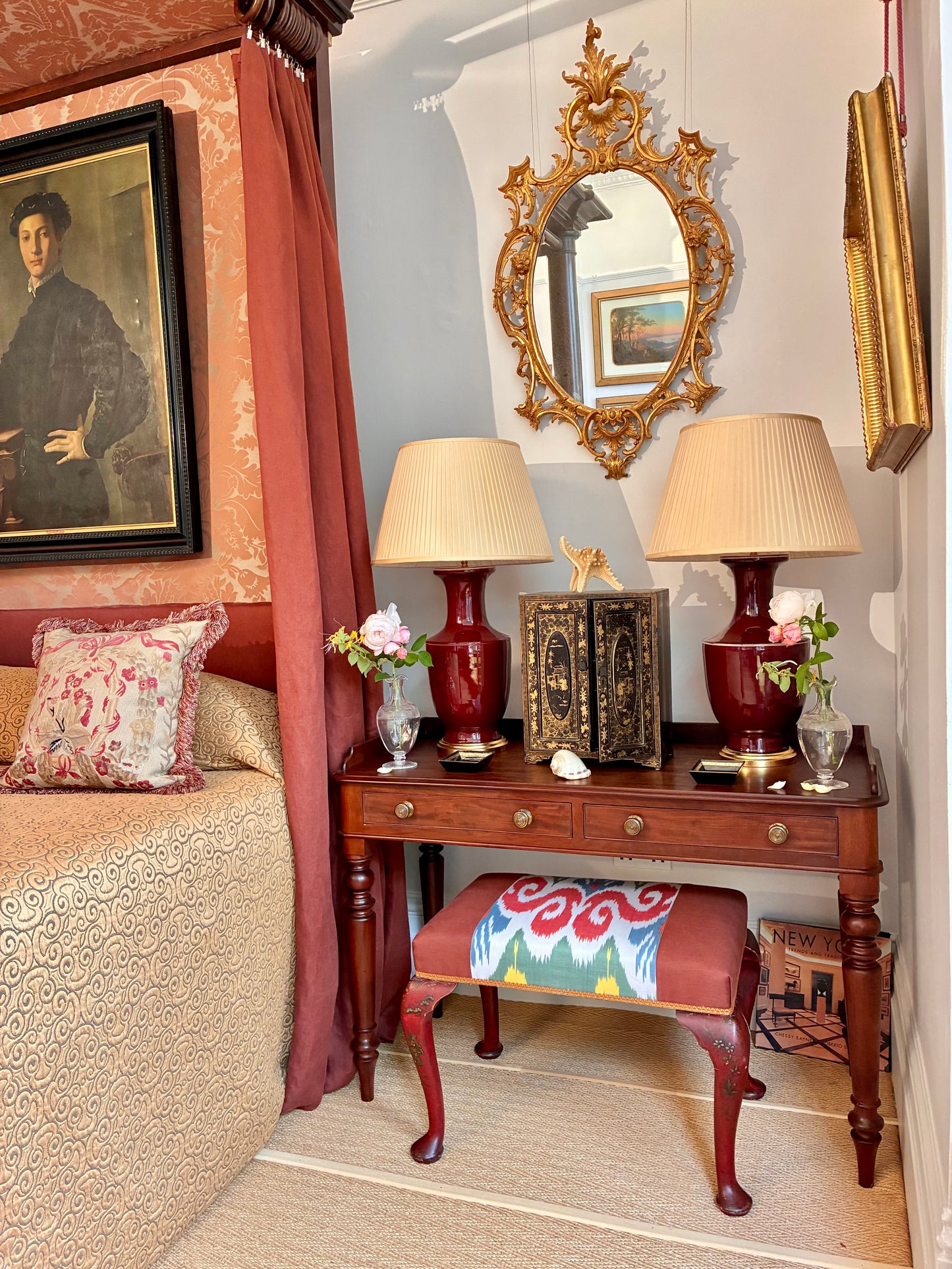 Early 20th Century Queen Anne Style Scarlet Japanned Stool