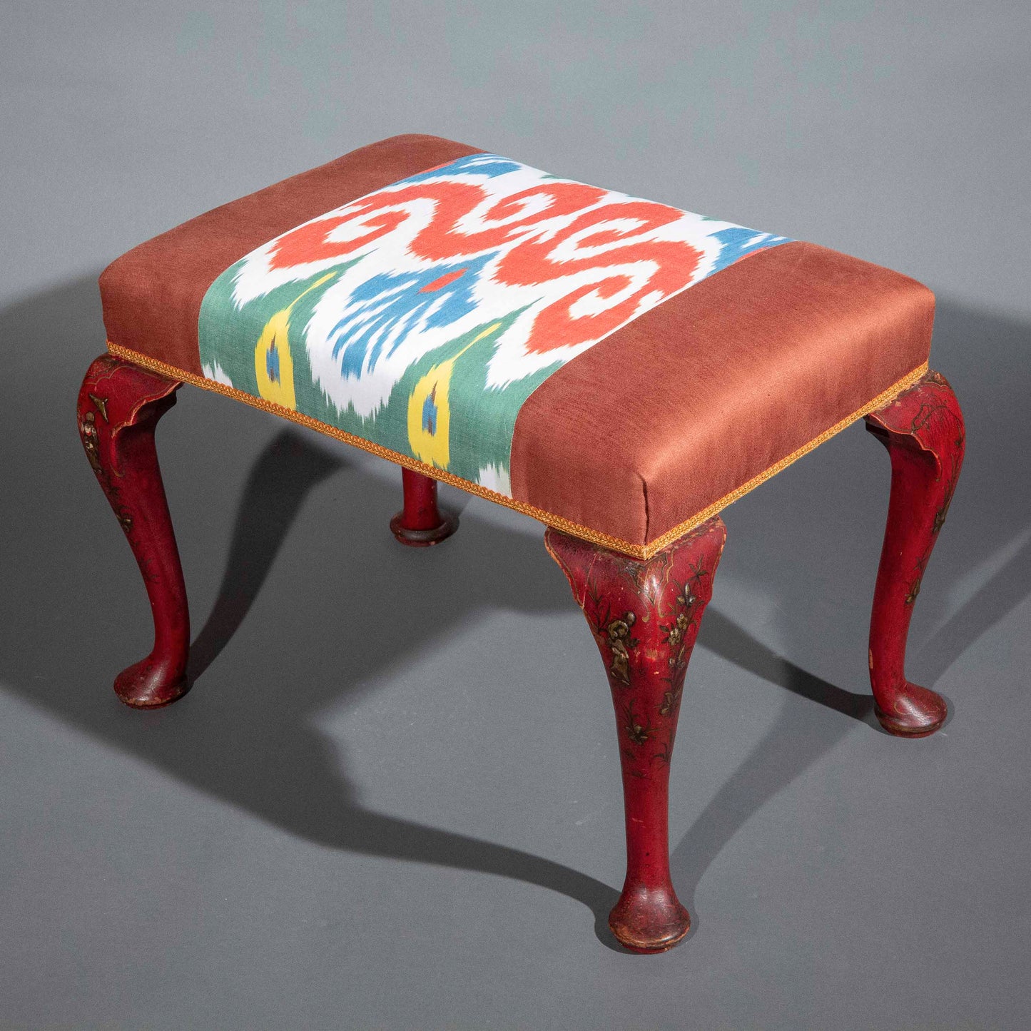 Early 20th Century Queen Anne Style Scarlet Japanned Stool