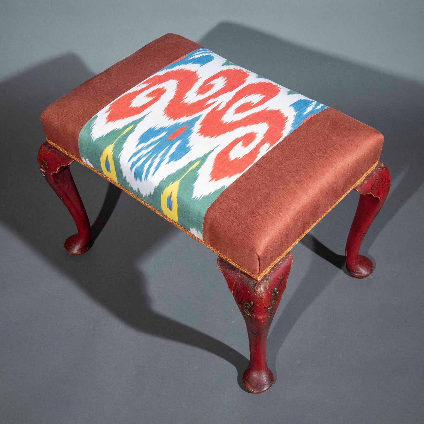 Early 20th Century Queen Anne Style Scarlet Japanned Stool