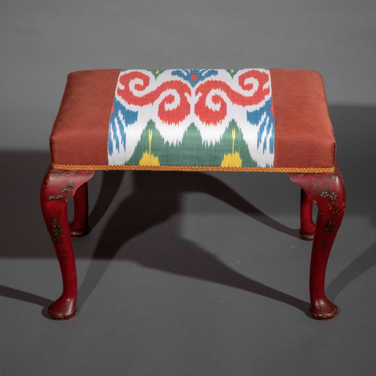 Early 20th Century Queen Anne Style Scarlet Japanned Stool