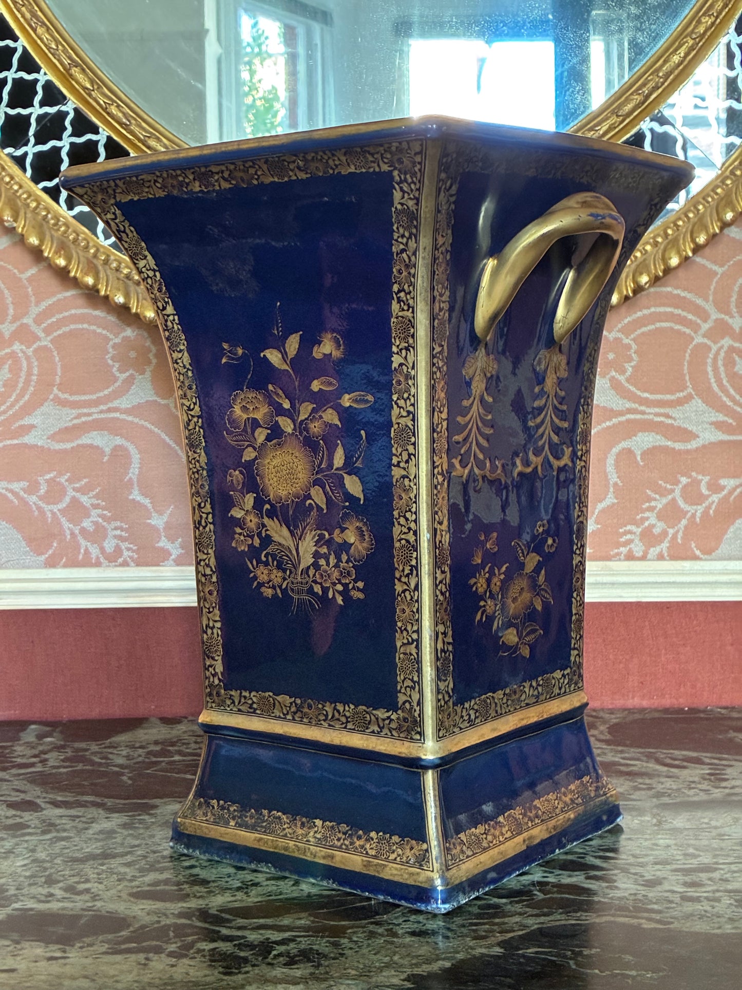 Exceptional 18th Century Qing Dynasty Porcelain Planter
