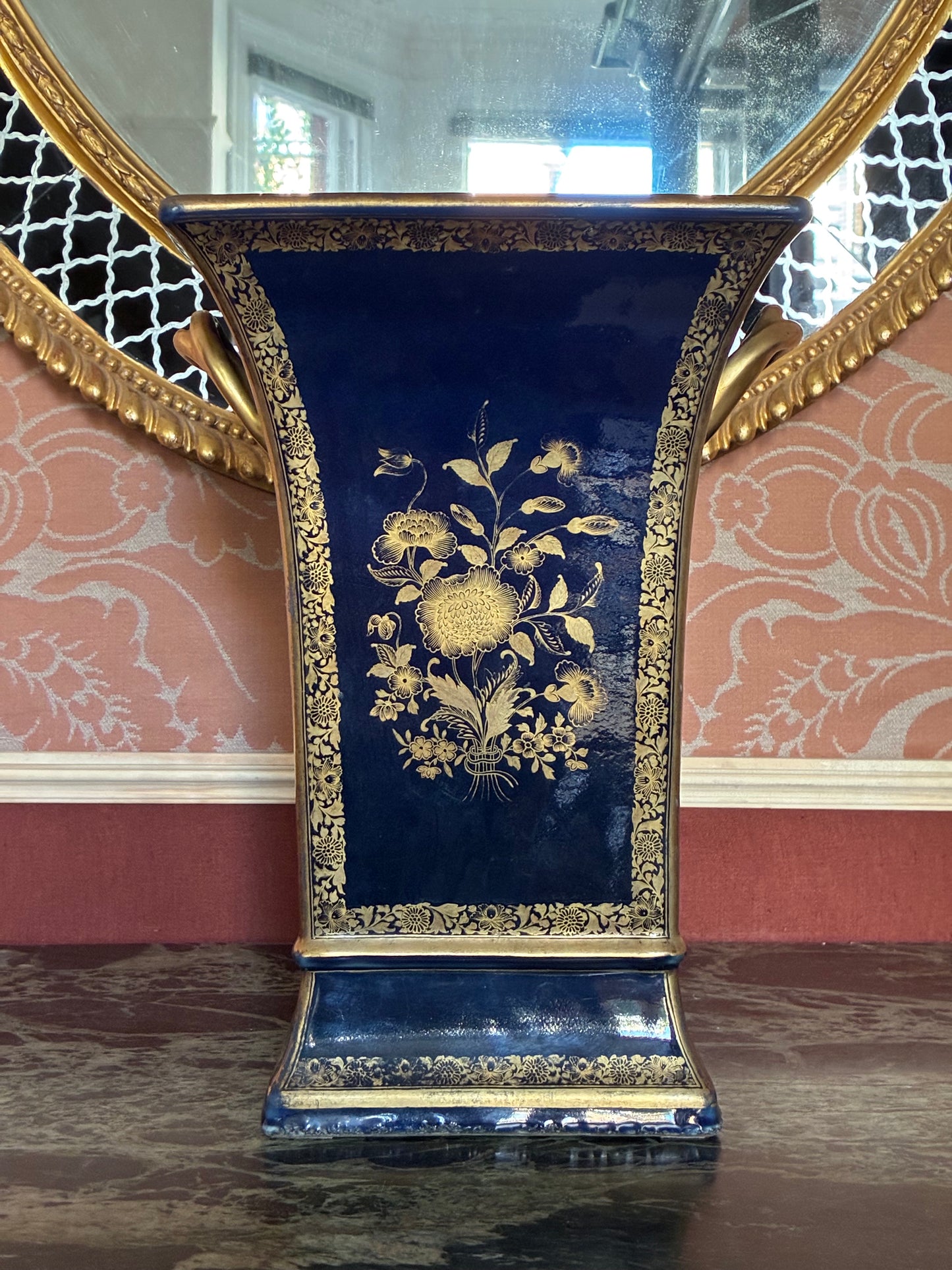Exceptional 18th Century Qing Dynasty Porcelain Planter