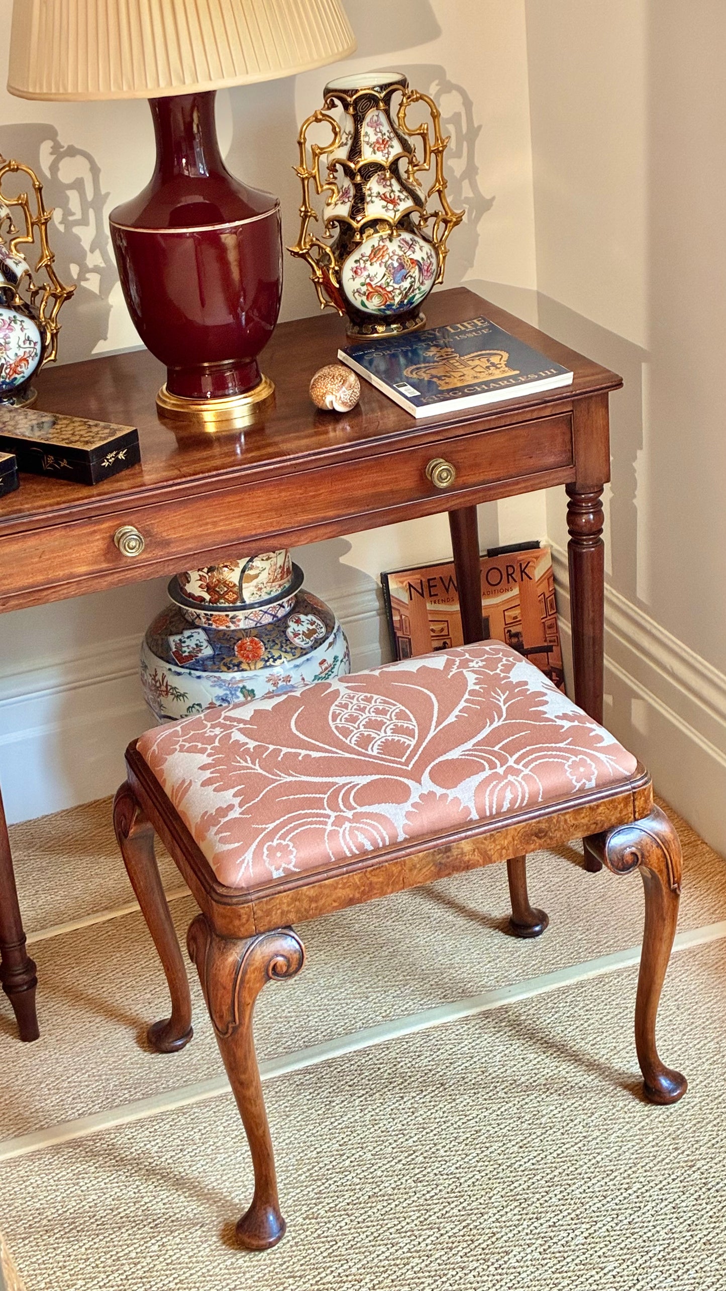 Early 20th Century Queen Anne Style Burr Walnut Stool