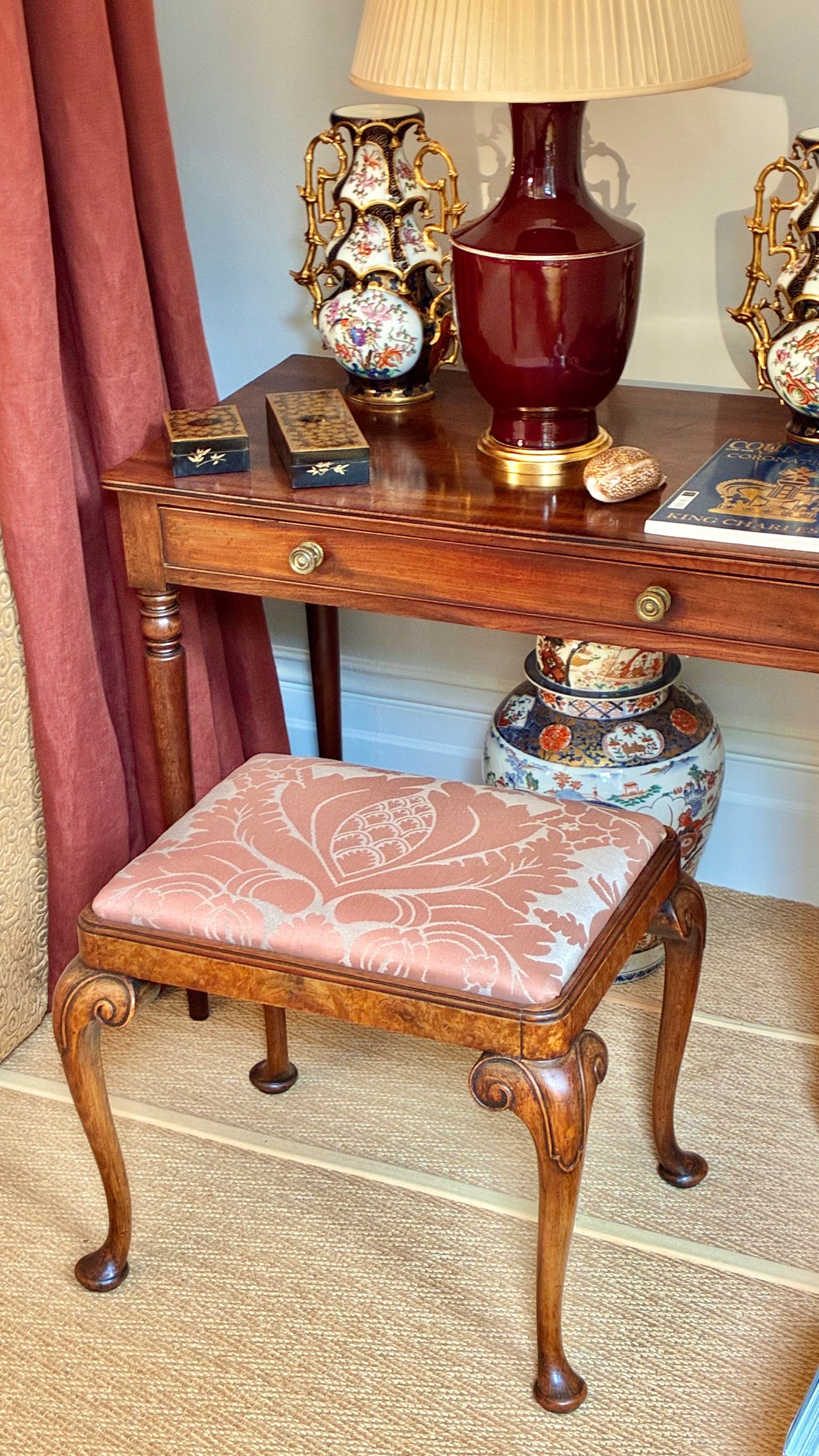 Early 20th Century Queen Anne Style Burr Walnut Stool