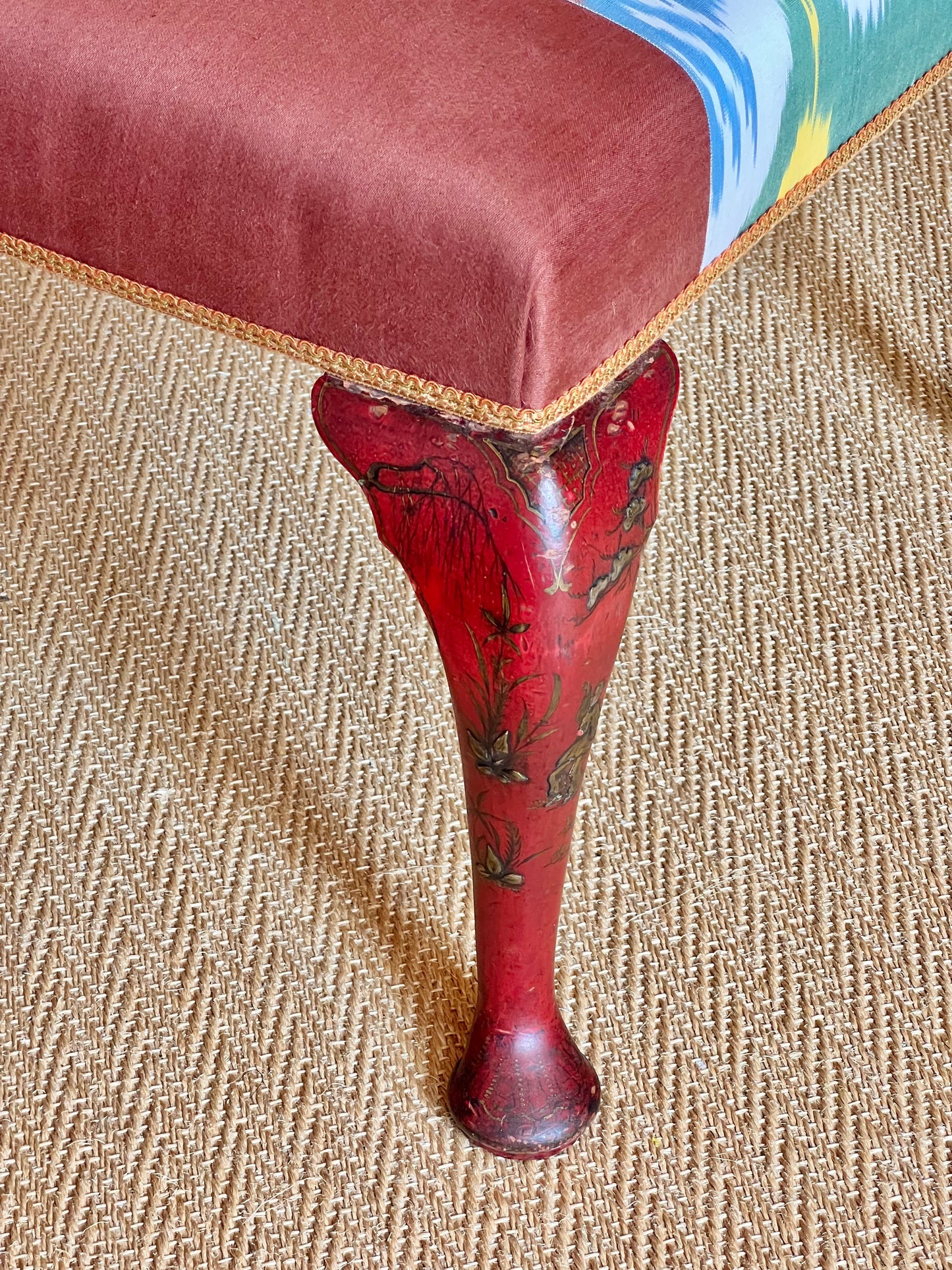 Early 20th Century Queen Anne Style Scarlet Japanned Stool
