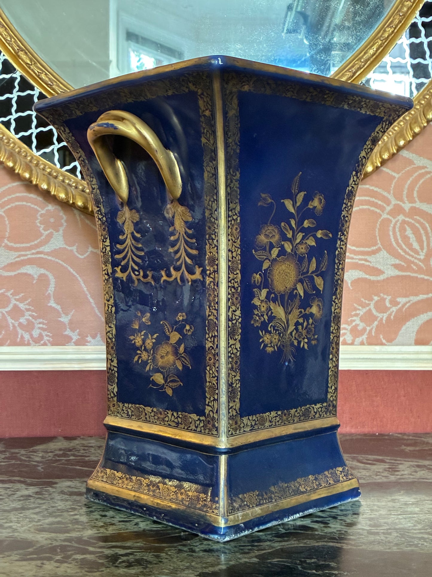Exceptional 18th Century Qing Dynasty Porcelain Planter