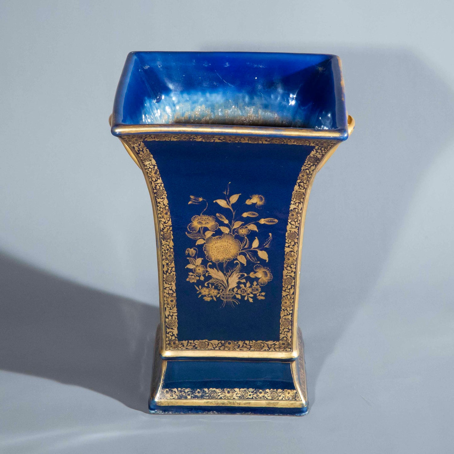 Exceptional 18th Century Qing Dynasty Porcelain Planter