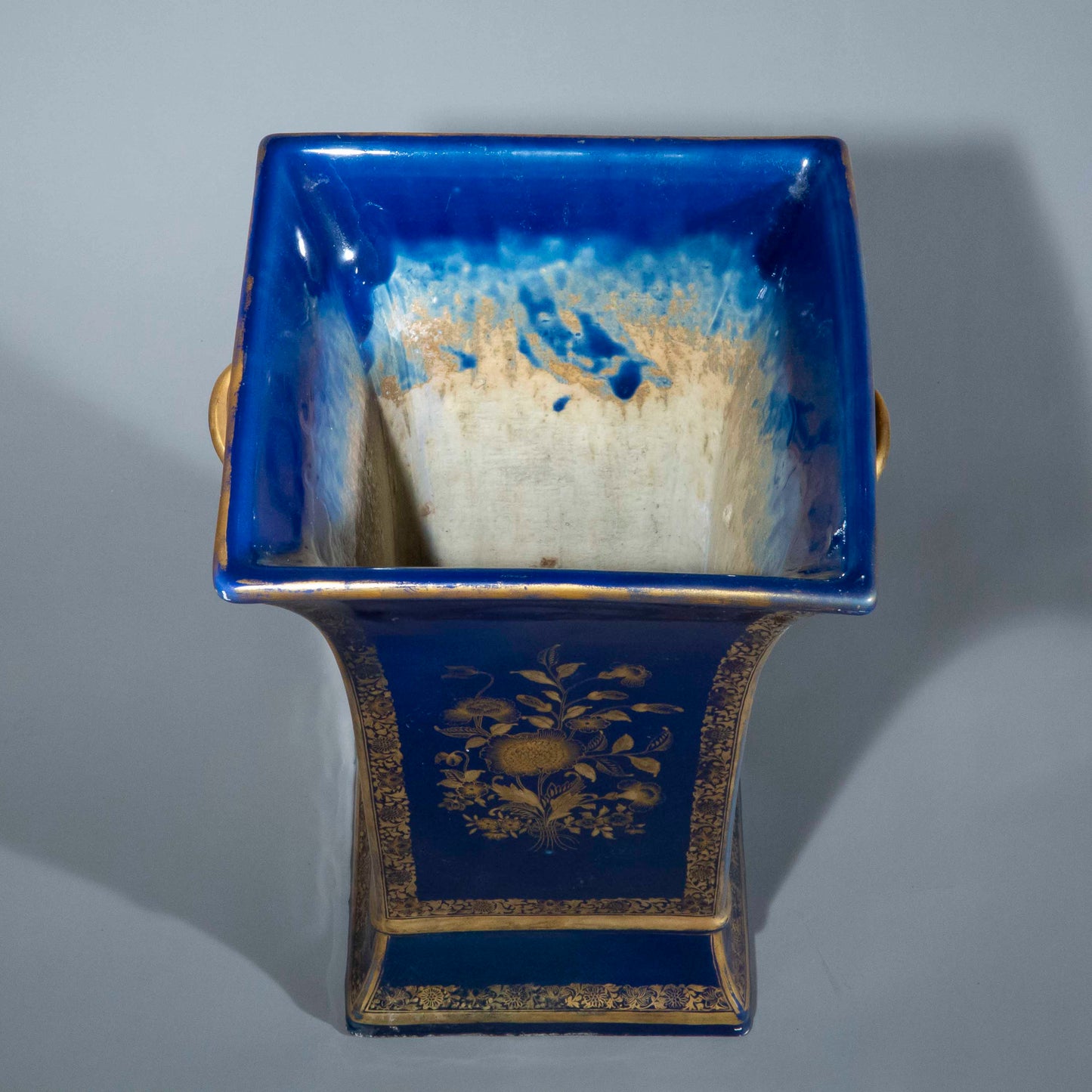 Exceptional 18th Century Qing Dynasty Porcelain Planter
