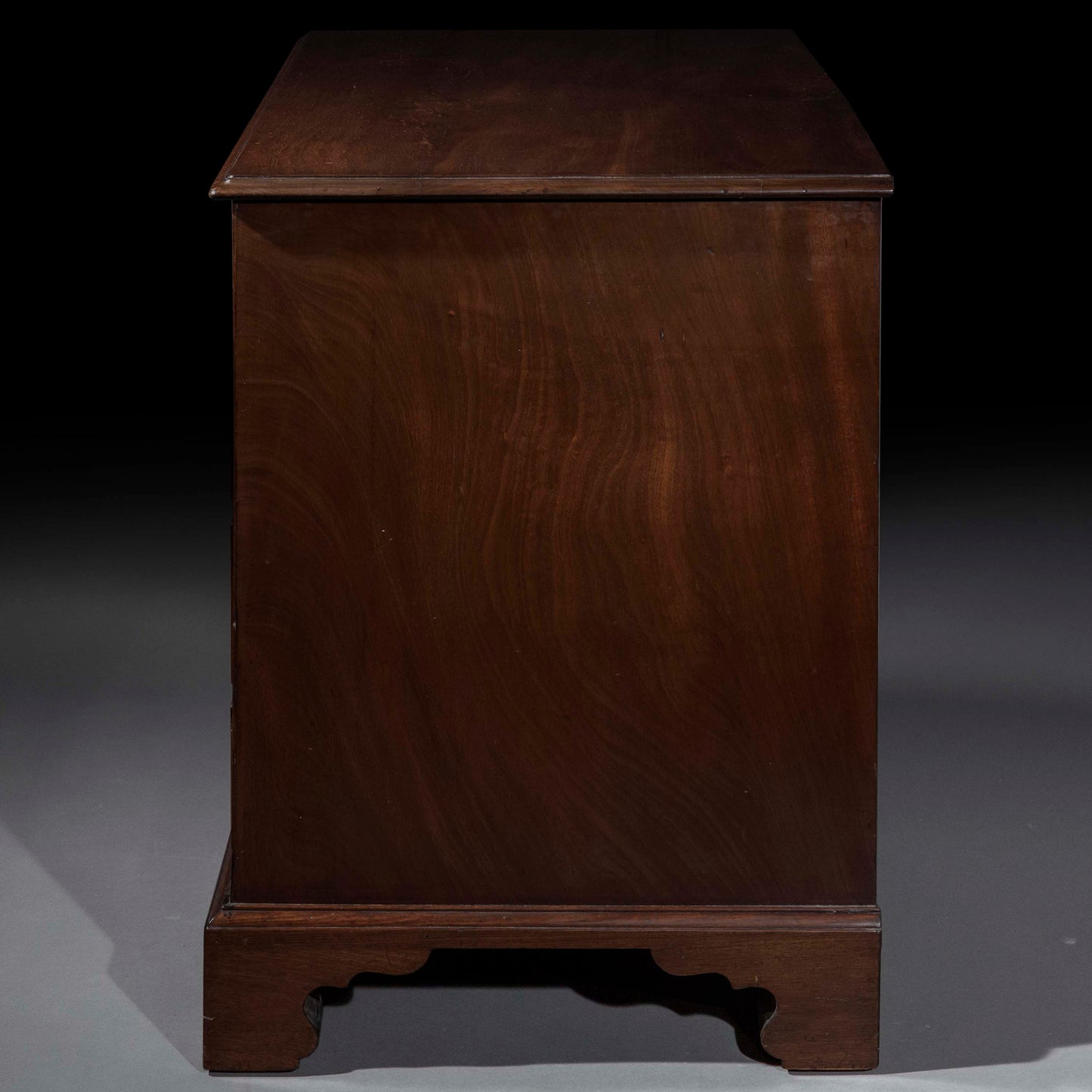 Georgian Chest of Drawers