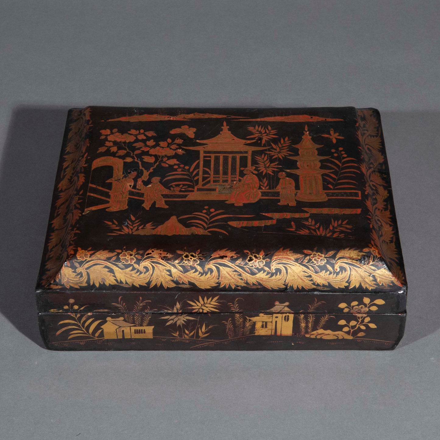 19th Century Chinoiserie Lacquer Box