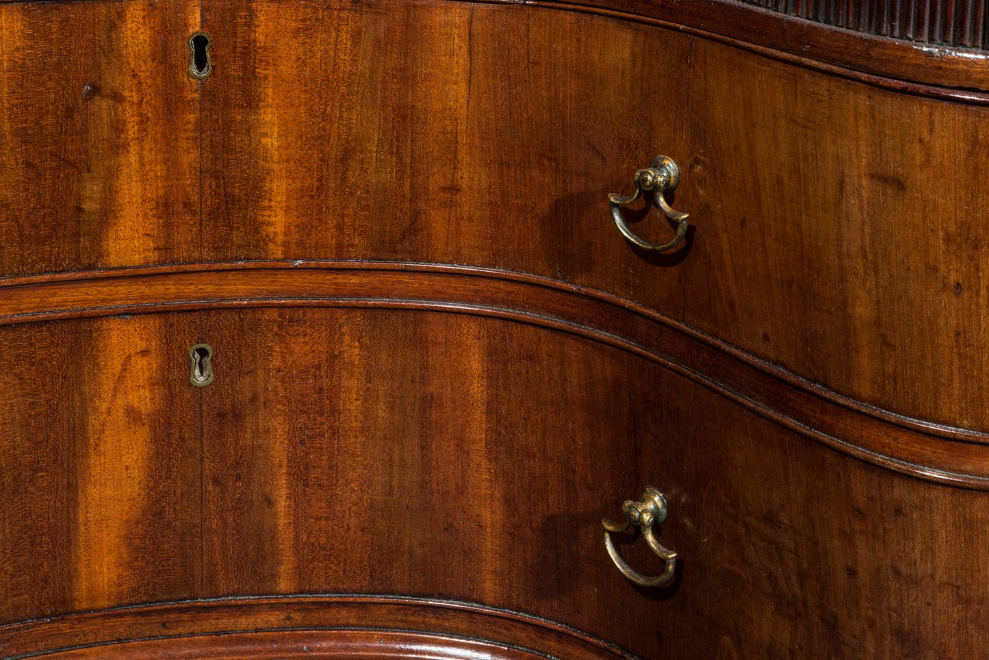 Fine George III Mahogany Kneehole Dressing Table, attributed to Gillows