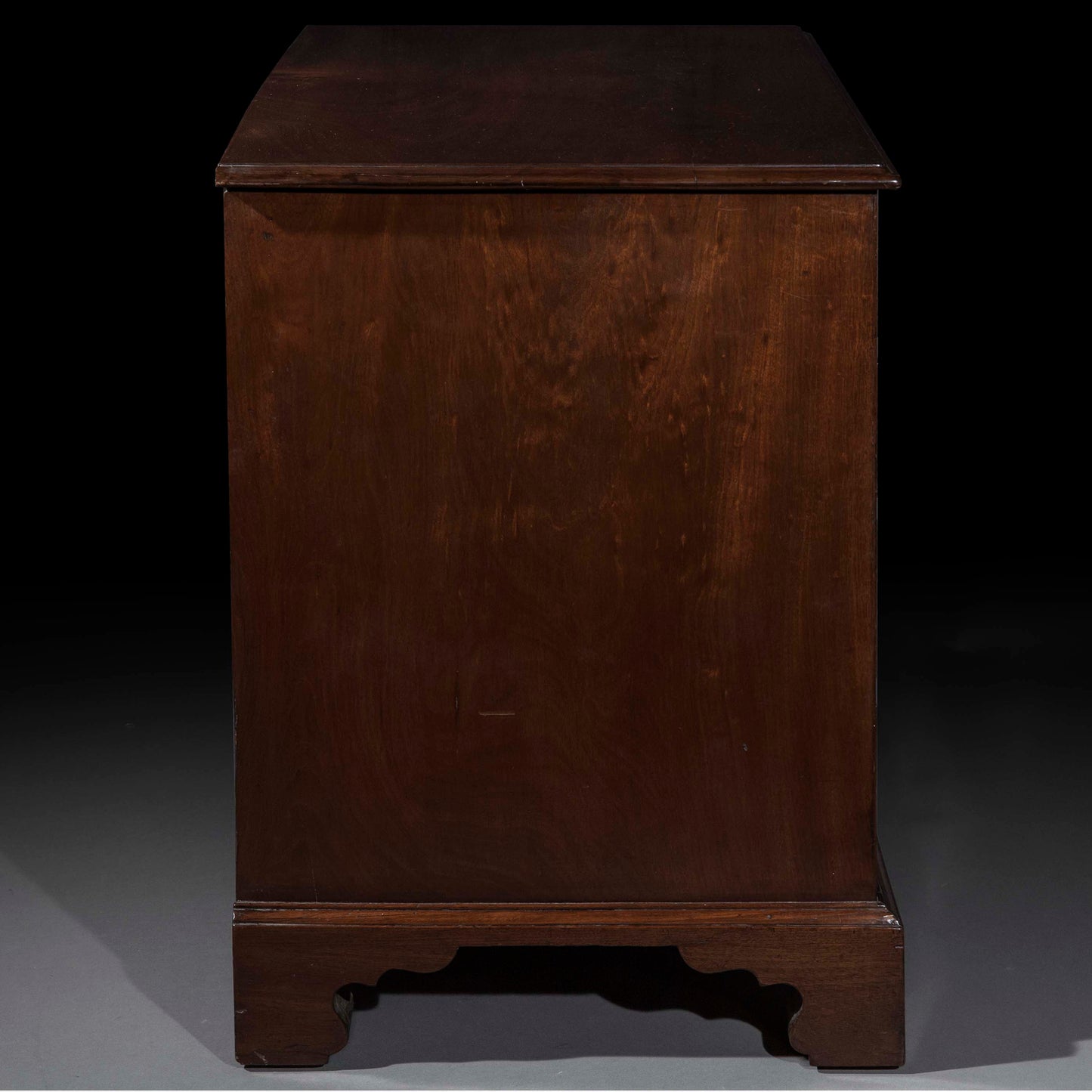 Georgian Chest of Drawers