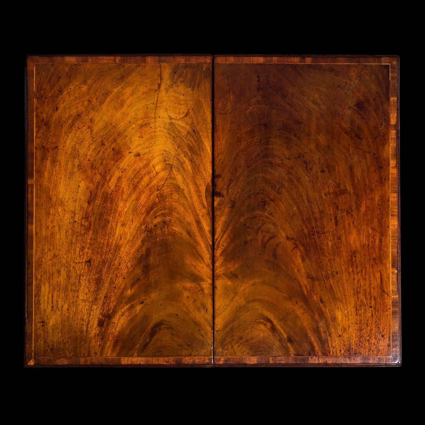 Fine George III Mahogany Kneehole Dressing Table, attributed to Gillows