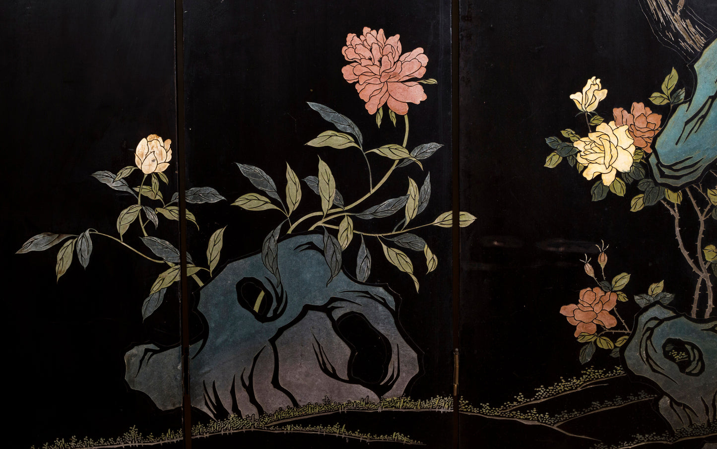 Antique Chinese Export Coromandel Lacquer and Gilt Screen
