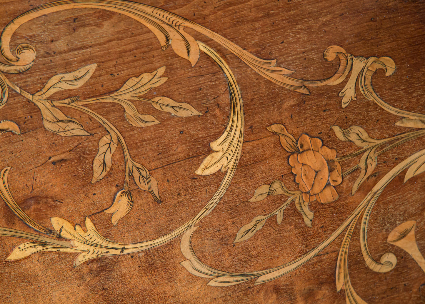 Fine Sheraton Style Oval Coffee Table