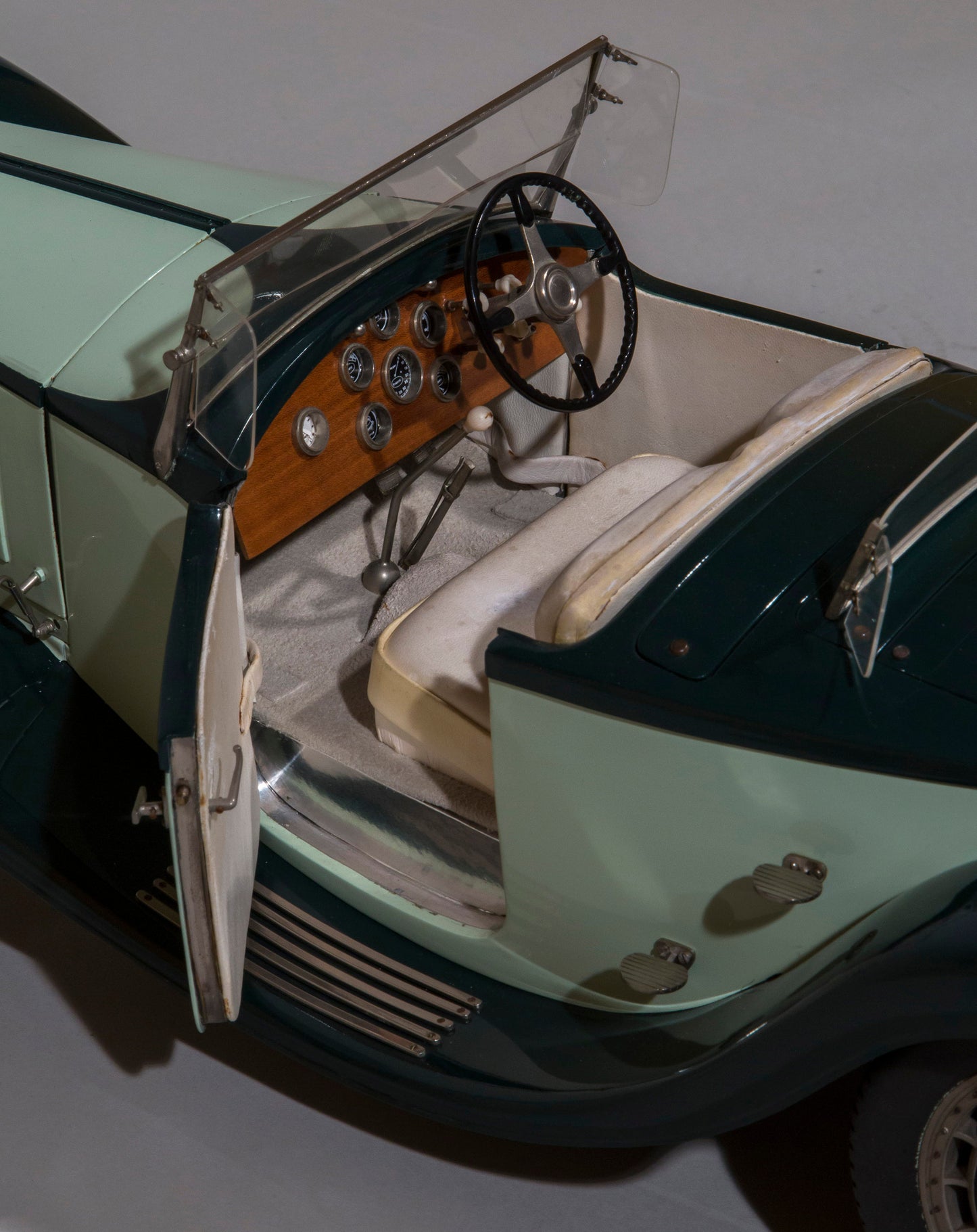 Stunning 1/8 Scale Model 1932 Bugatti Type 41 Royale Esders Roadster