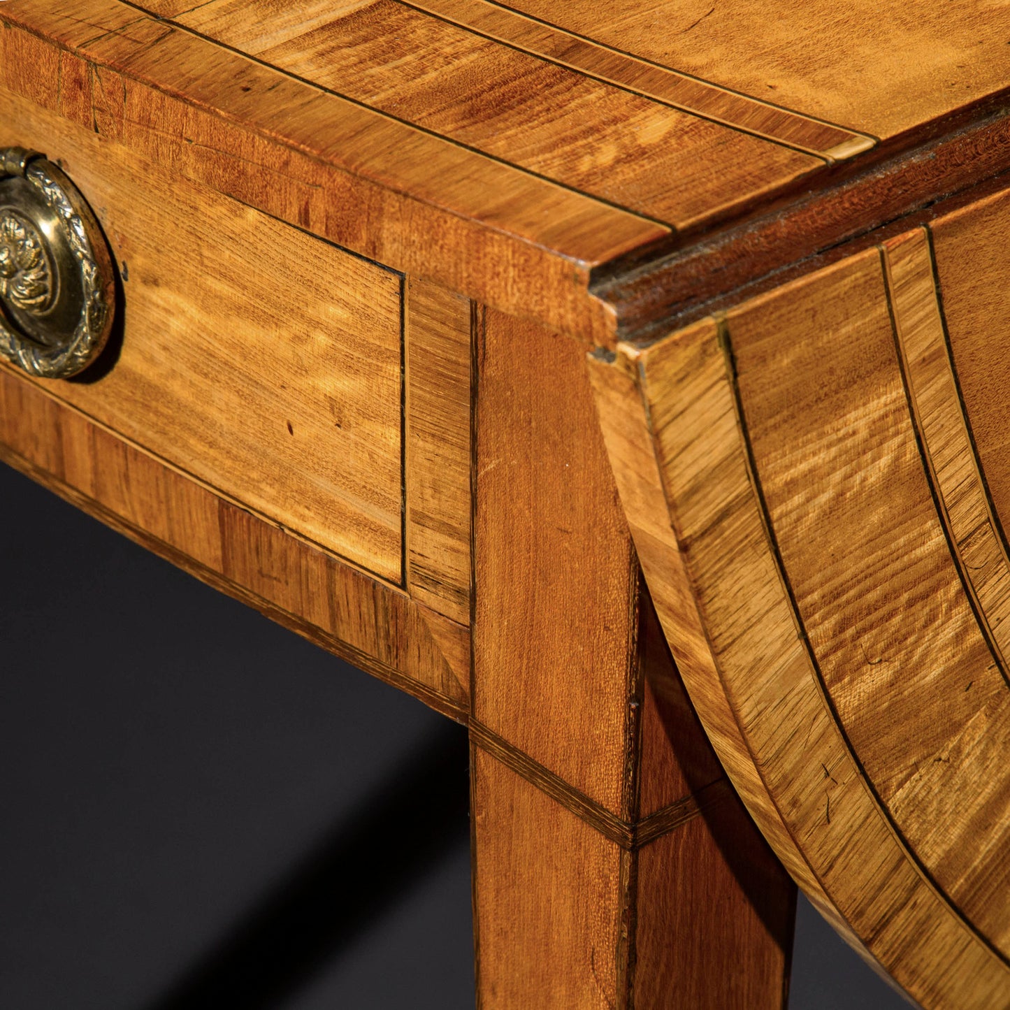 Fine George III Satinwood Pembroke Table