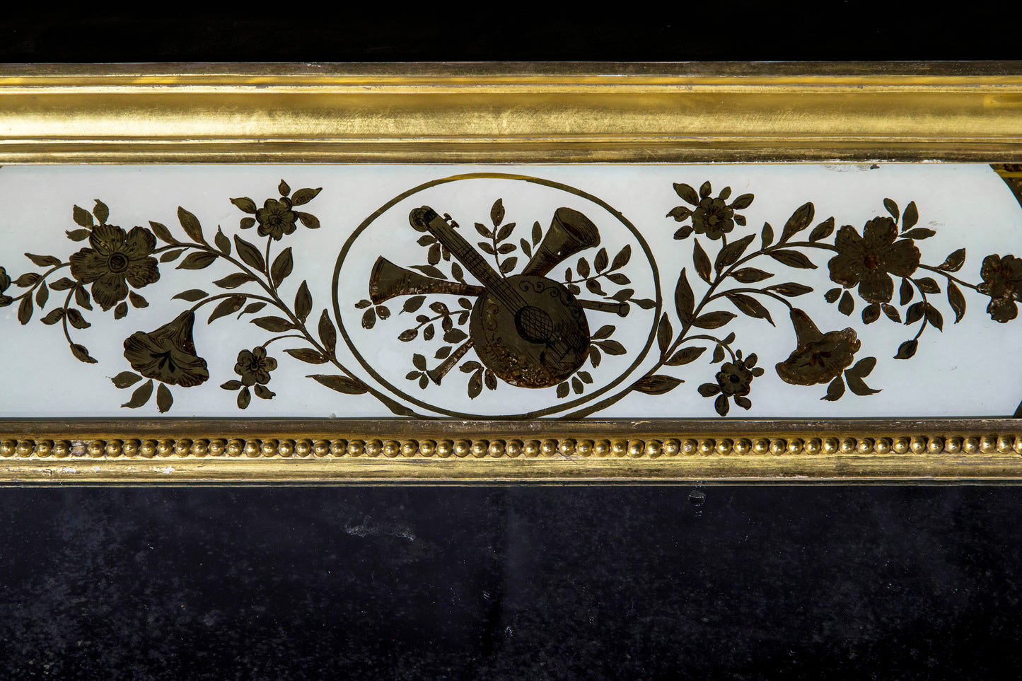 Fine Regency Verre Églomisé Overmantel Mirror