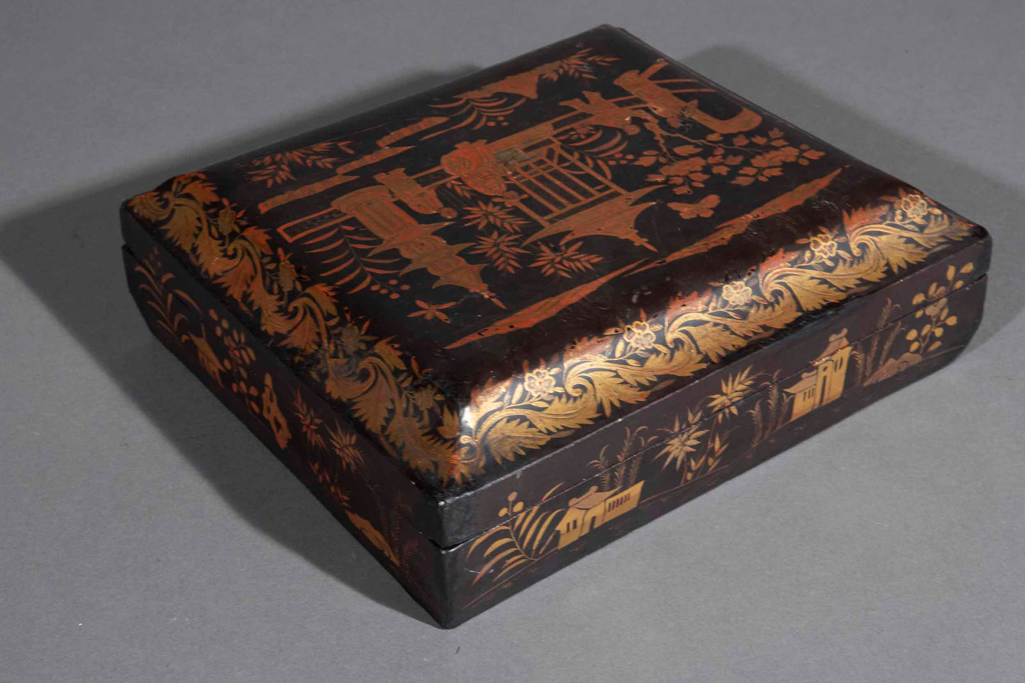19th Century Chinoiserie Lacquer Box