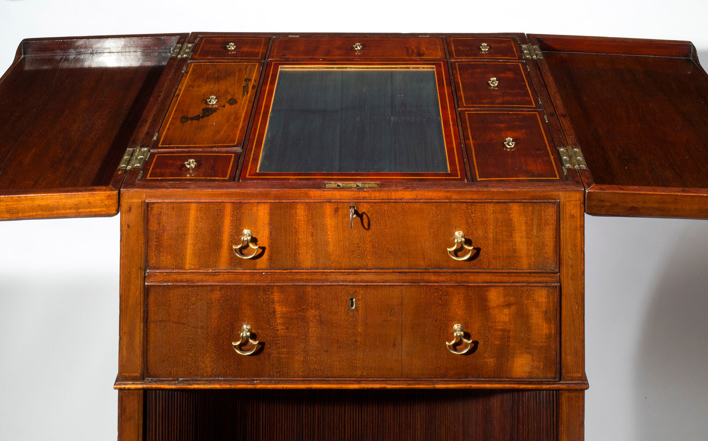 Fine George III Mahogany Kneehole Dressing Table, attributed to Gillows