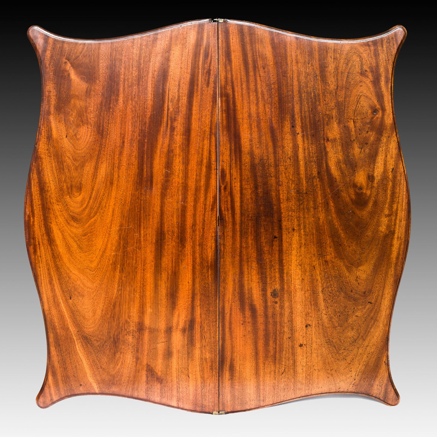 Fine George III Hepplewhite Mahogany Tea Table