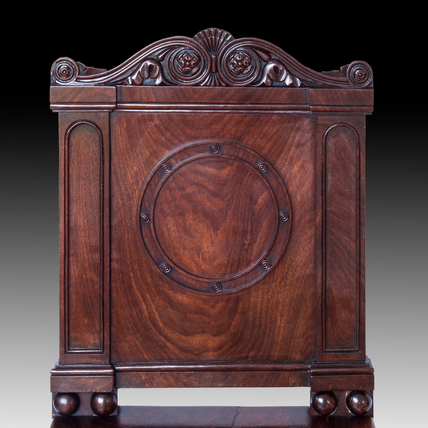 Important George III Mahogany Hall Chair, attributed to Gillows