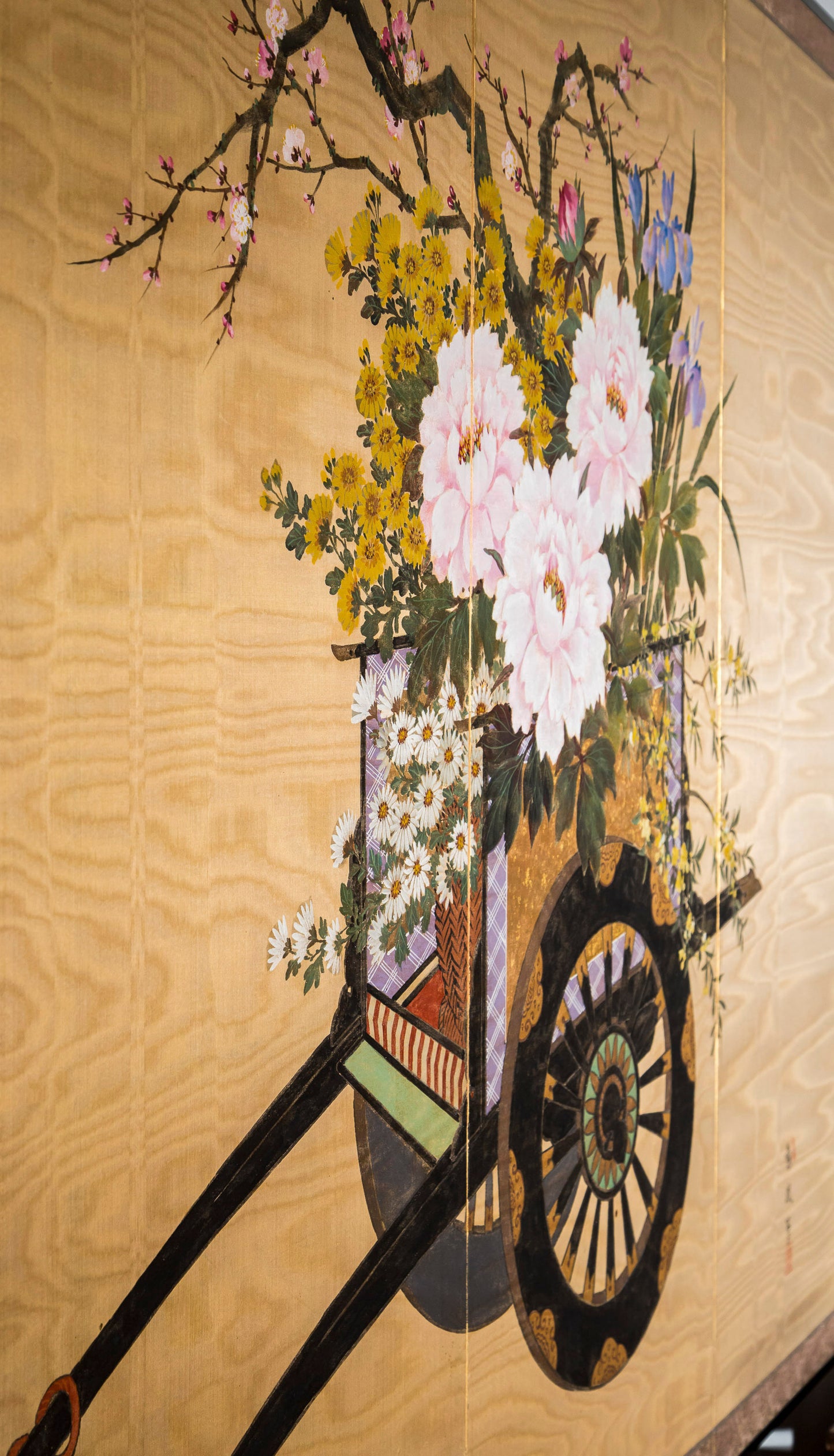 Fine Japanese Gilded and Painted Silk Screen