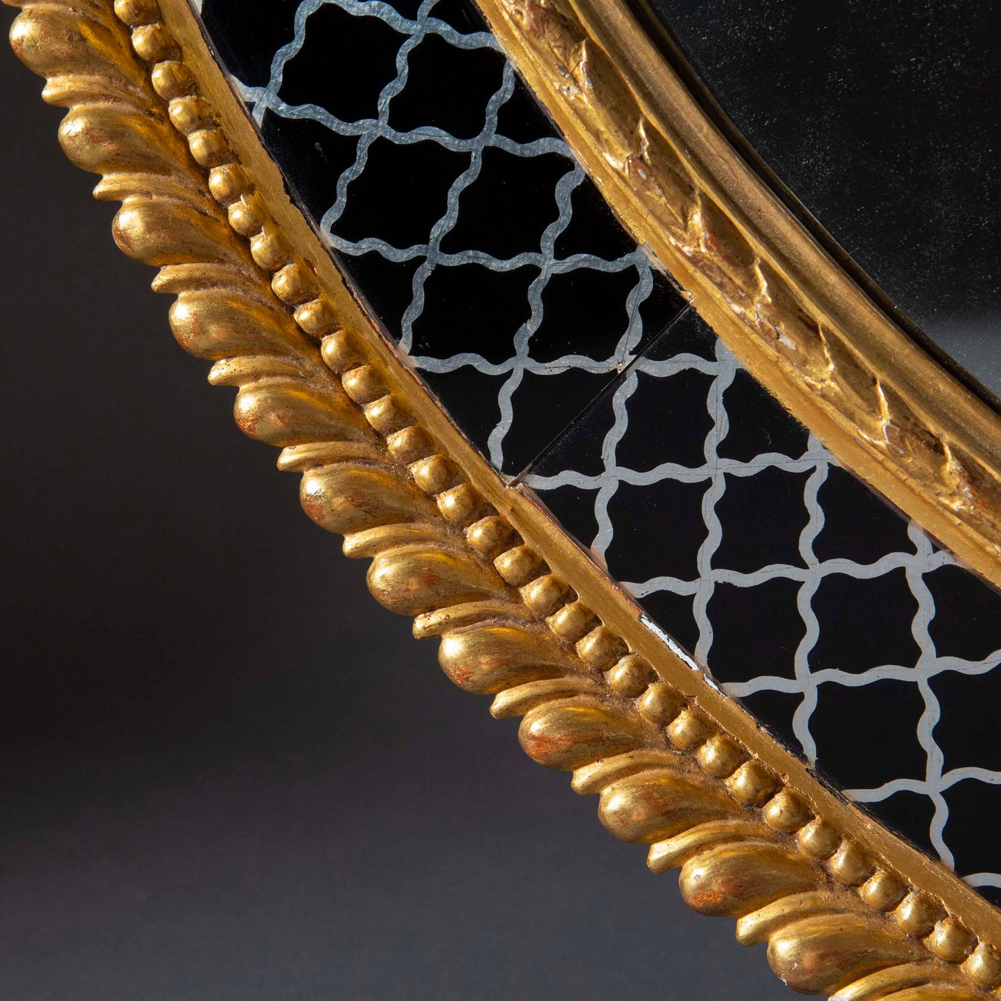Fine George III Oval Wall Mirror with Églomisé Border