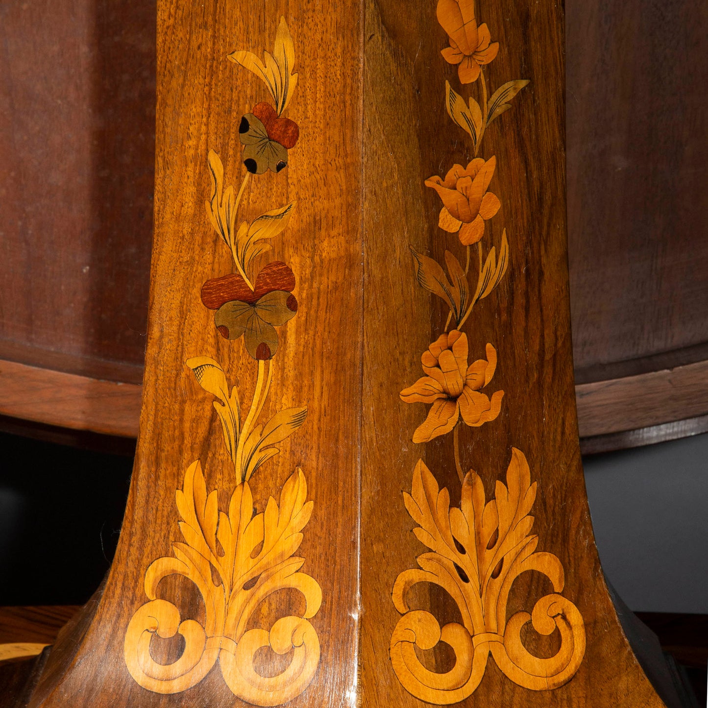 Fine Regency Walnut and Marquetry Dining Table