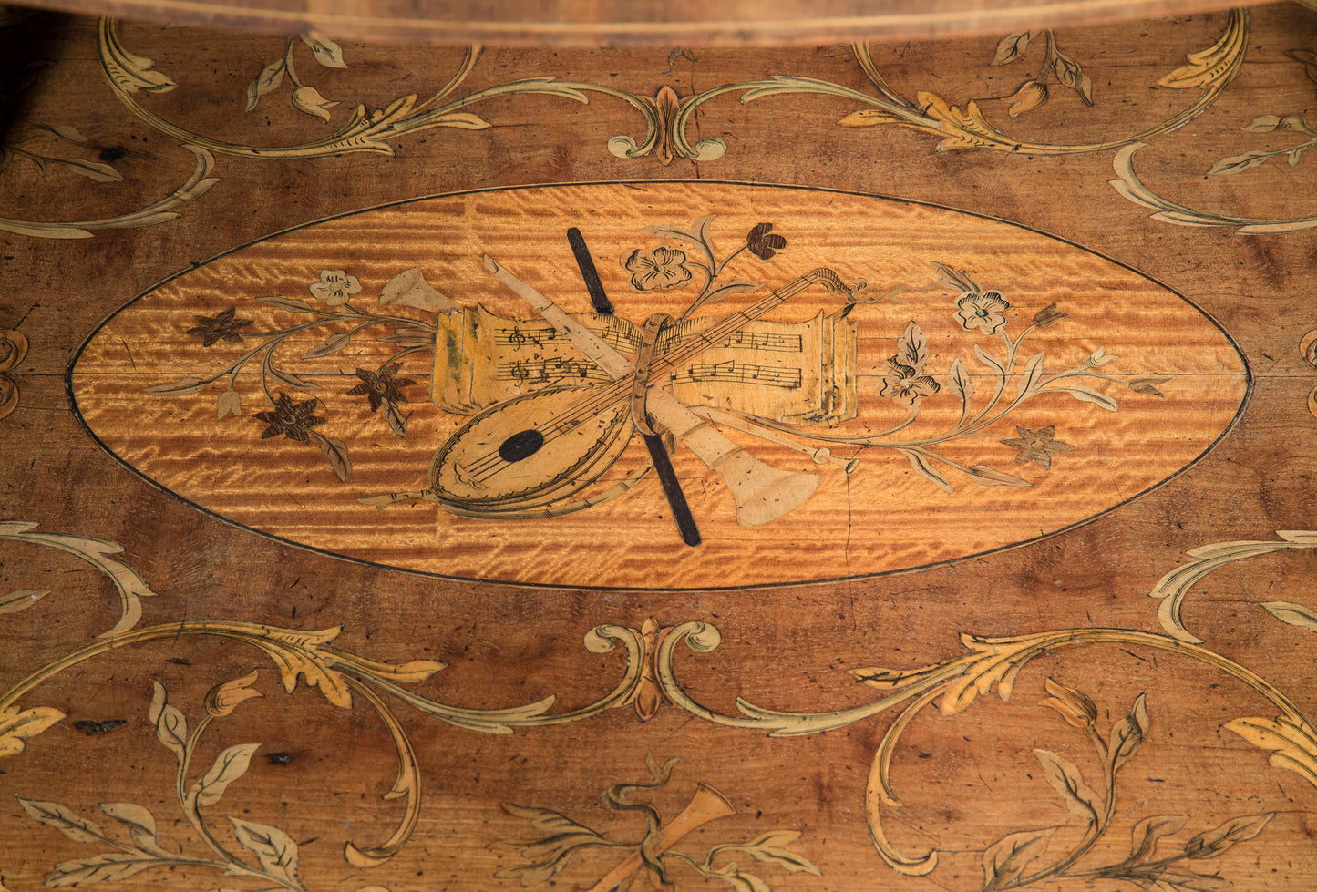 Fine Sheraton Style Oval Coffee Table