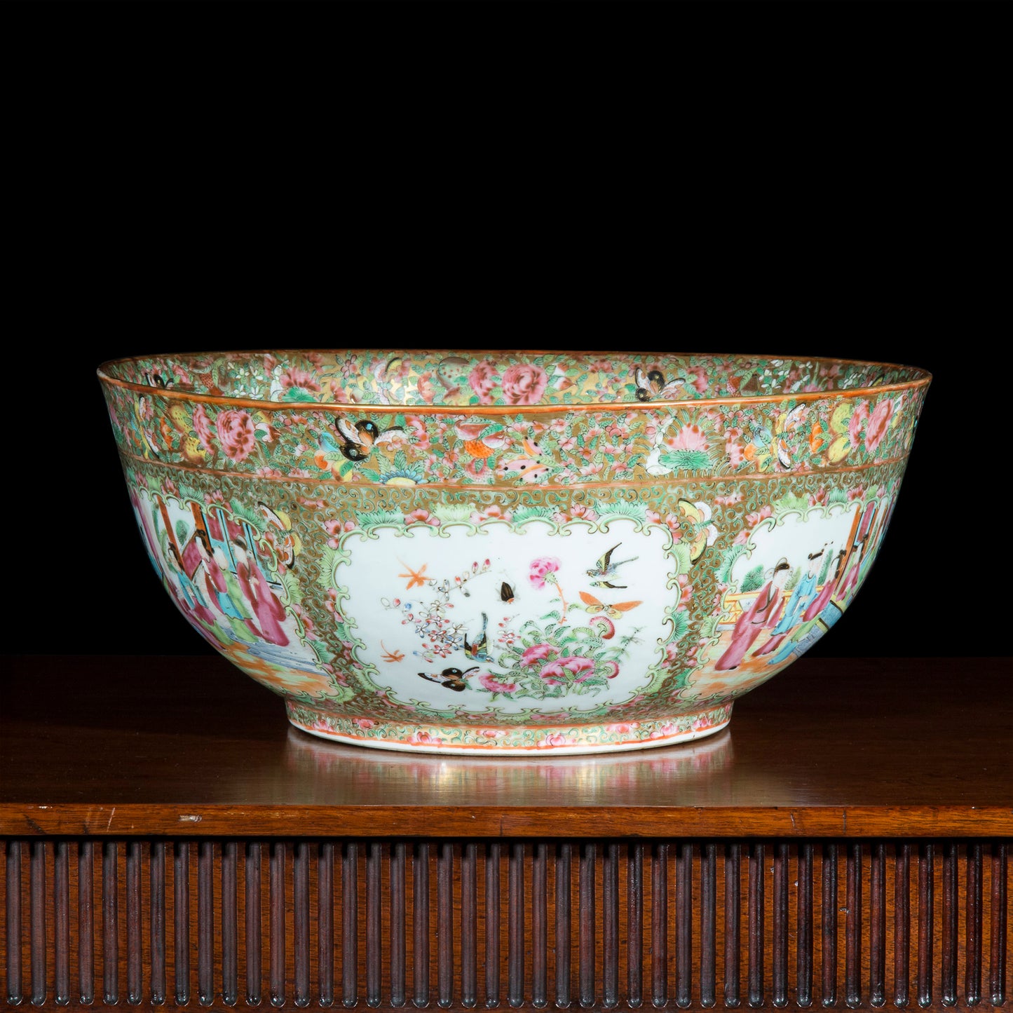 19th Century Chinese Qing Porcelain Bowl