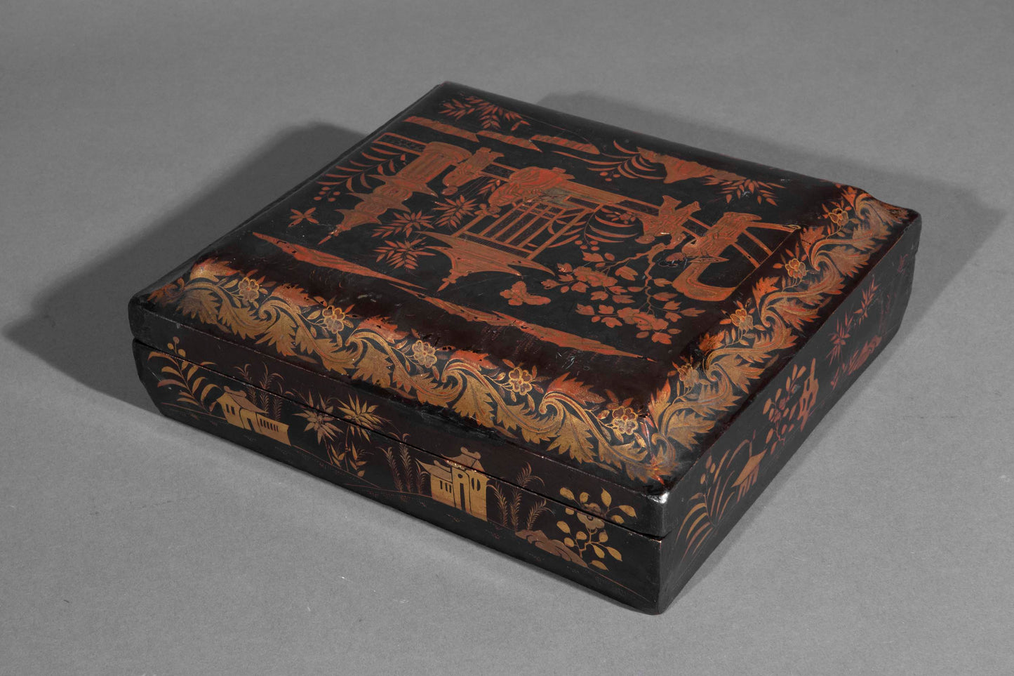 19th Century Chinoiserie Lacquer Box