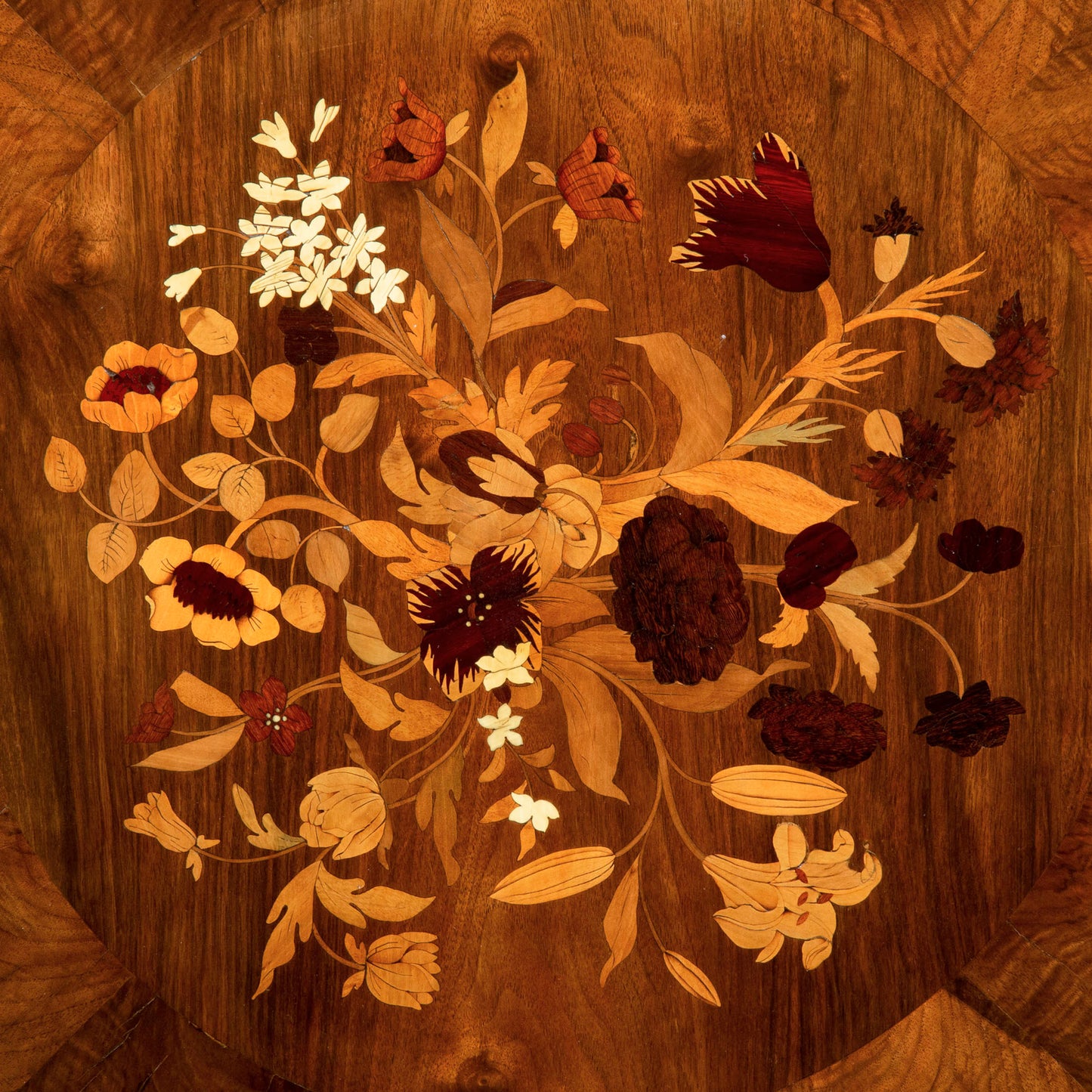 Fine Regency Walnut and Marquetry Dining Table