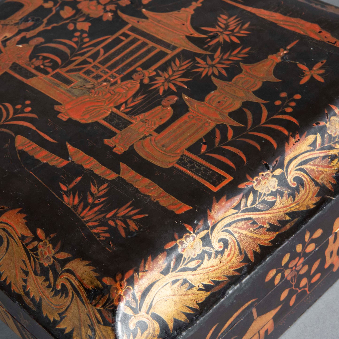 19th Century Chinoiserie Lacquer Box
