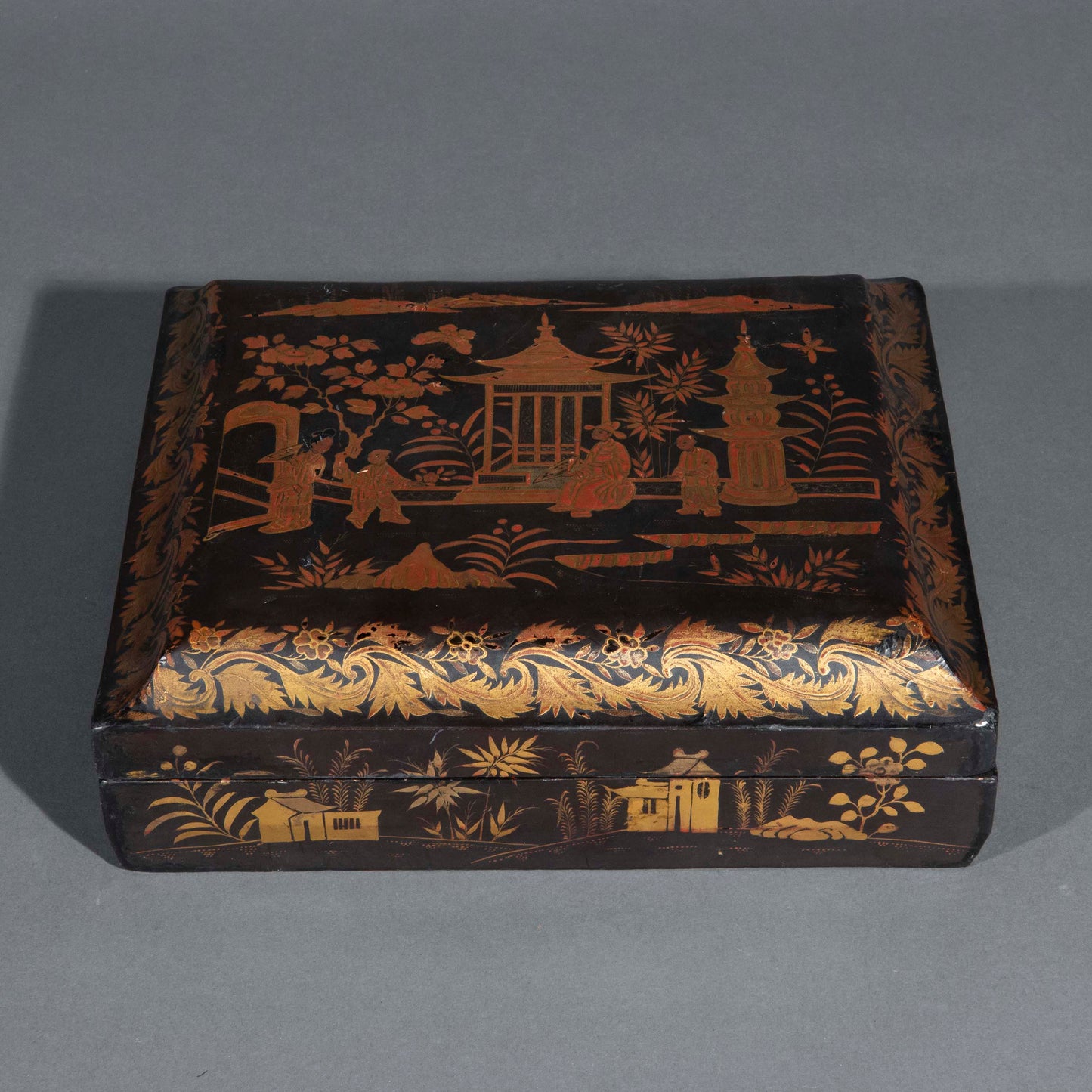 19th Century Chinoiserie Lacquer Box