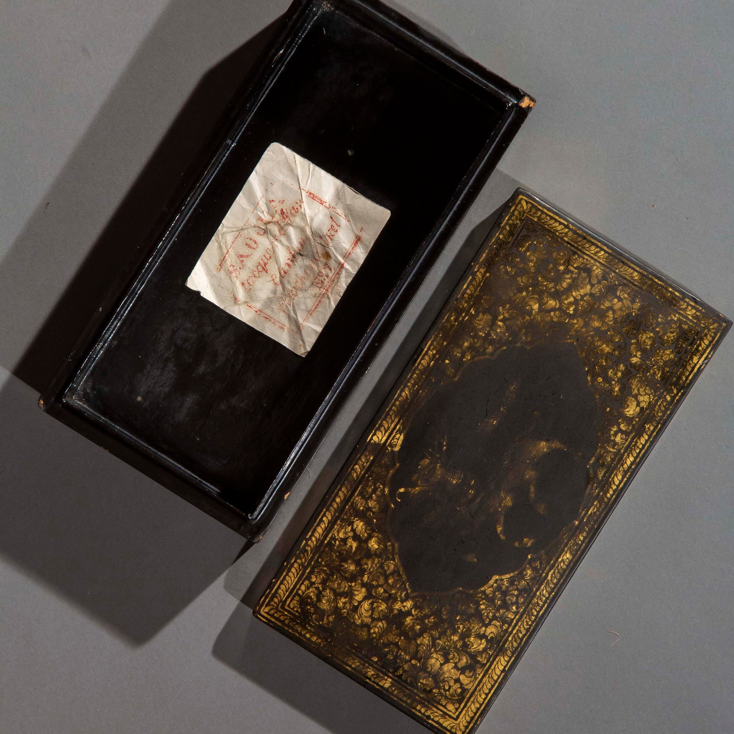 Unusual Chinese Export Lacquer Box Decorated with Cockerels