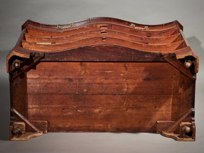 Thomas Chippendale: 18th Century Serpentine Chest of Drawers