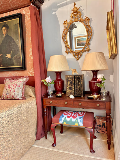 Early 20th Century Queen Anne Style Scarlet Japanned Stool