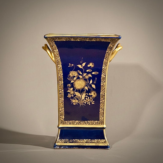 Exceptional 18th Century Qing Dynasty Porcelain Planter