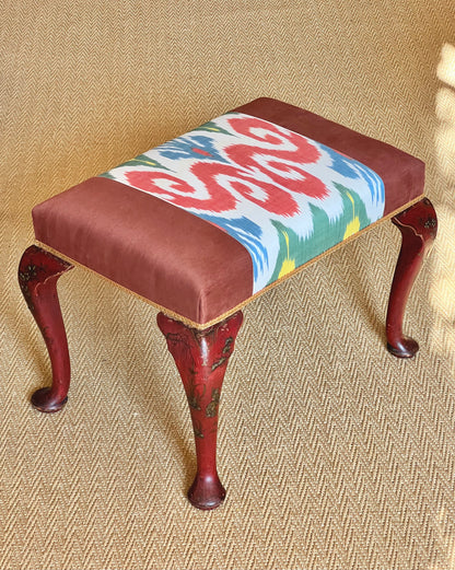 Early 20th Century Queen Anne Style Scarlet Japanned Stool