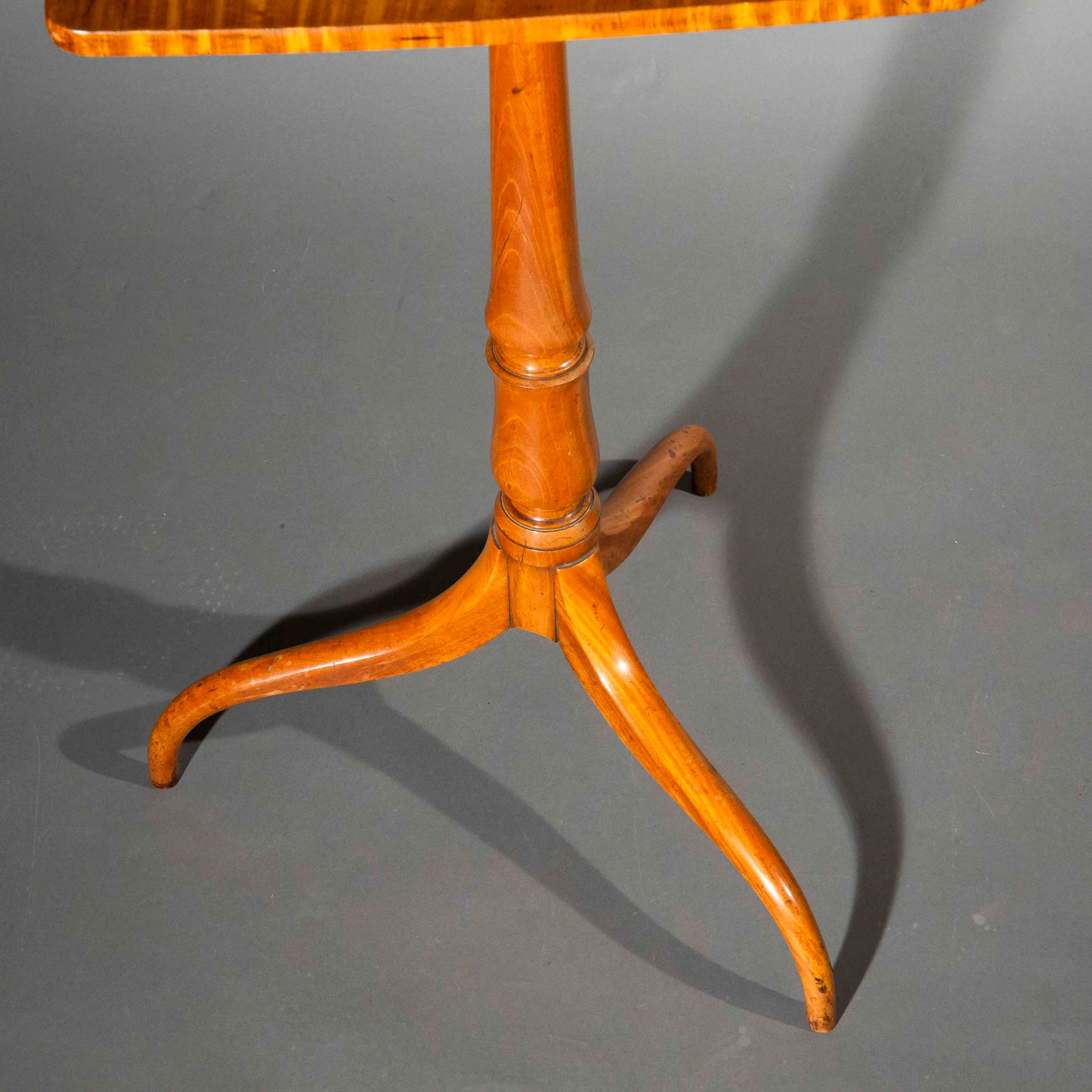 Fine 18th Century Satinwood Tripod Table