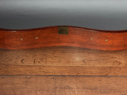Thomas Chippendale: 18th Century Serpentine Chest of Drawers