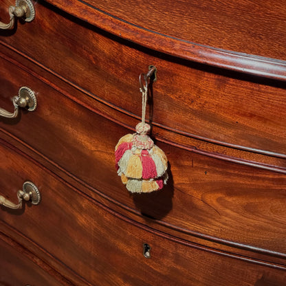 Thomas Chippendale: 18th Century Serpentine Chest of Drawers