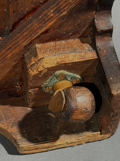 Thomas Chippendale: 18th Century Serpentine Chest of Drawers