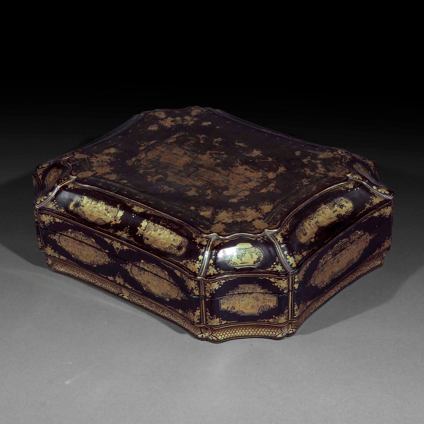 Large Early 19th Century Chinoiserie Black Lacquer Box