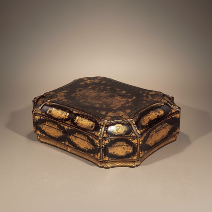 Large Early 19th Century Chinoiserie Black Lacquer Box