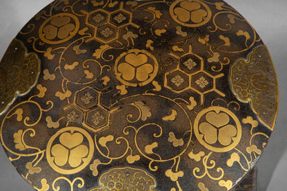 Japanese Urushi Hokkai-Bako with a Tokugawa Family Crest, Edo Period