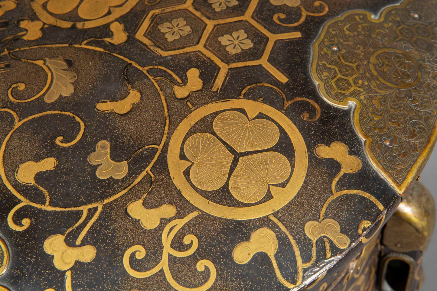 Japanese Urushi Hokkai-Bako with a Tokugawa Family Crest, Edo Period
