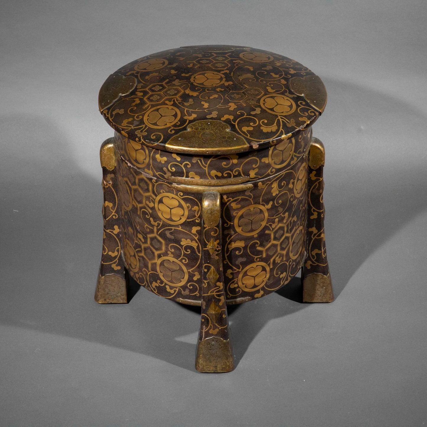 Japanese Urushi Hokkai-Bako with a Tokugawa Family Crest, Edo Period