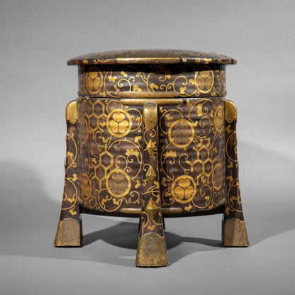 Japanese Urushi Hokkai-Bako with a Tokugawa Family Crest, Edo Period